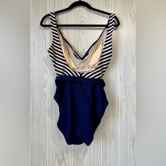 VTG - VIA MARINA Women's One Piece Swimsuit - Size 14 - Picture 3 of 5